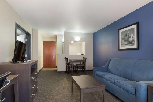 SureStay Plus Hotel by Best Western Houston Medical Center image 7